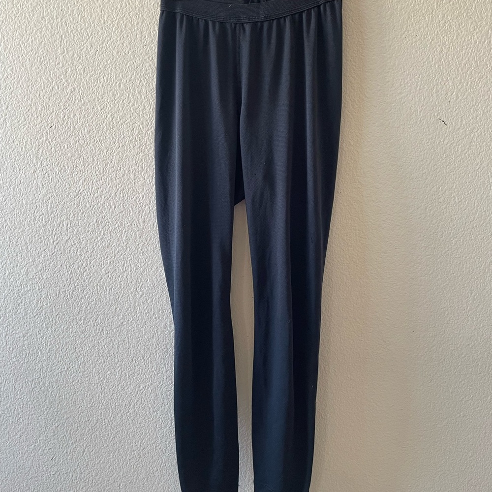 Patagonia Capilene Solid Black Base Layer/ Small - image 2